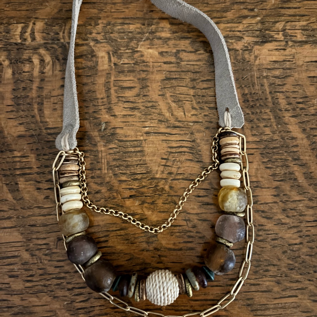 Chic Earthy Beaded Necklace With Gold Chain